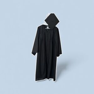 𝙱𝚊𝚌𝚑𝚎𝚕𝚘𝚛𝚜 𝙳𝚎𝚐𝚛𝚎𝚎 𝚄𝚗𝚍𝚎𝚛𝚐𝚛𝚊𝚍𝚞𝚊𝚝𝚎 𝙲𝚊𝚙 𝚊𝚗𝚍 𝙶𝚘𝚠𝚗